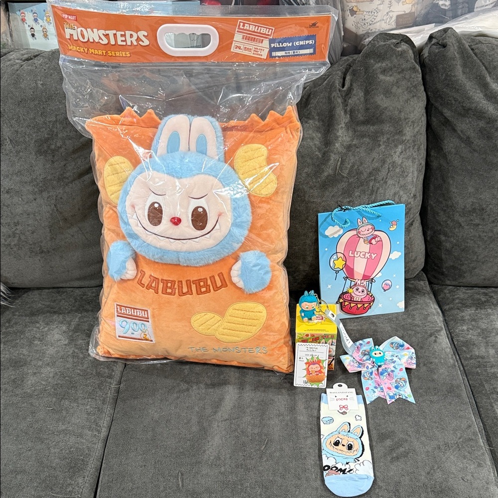 The Monster Wacky Mart Pillow 35*65cm & Bundle of 6